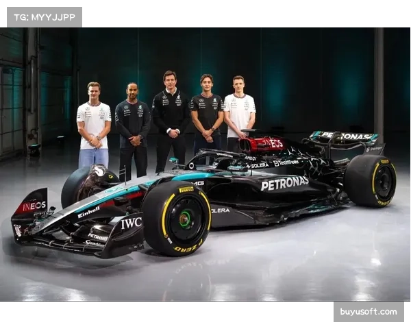 梅赛德斯W15新车于巴塞罗那季前测试首日完成首航