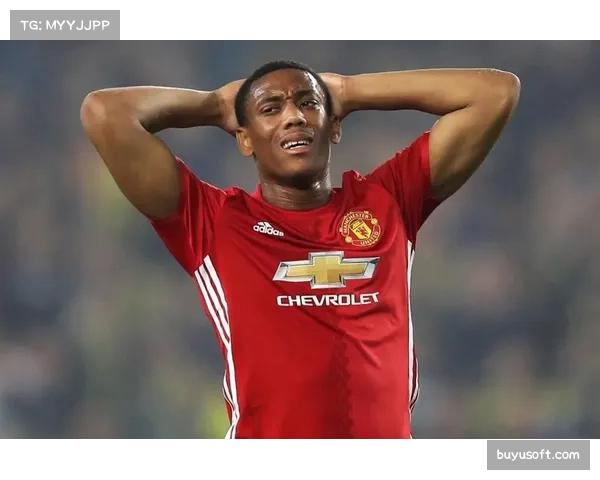 伤情更新:曼联边锋加纳乔因碰撞无法坚持,被安东尼换下